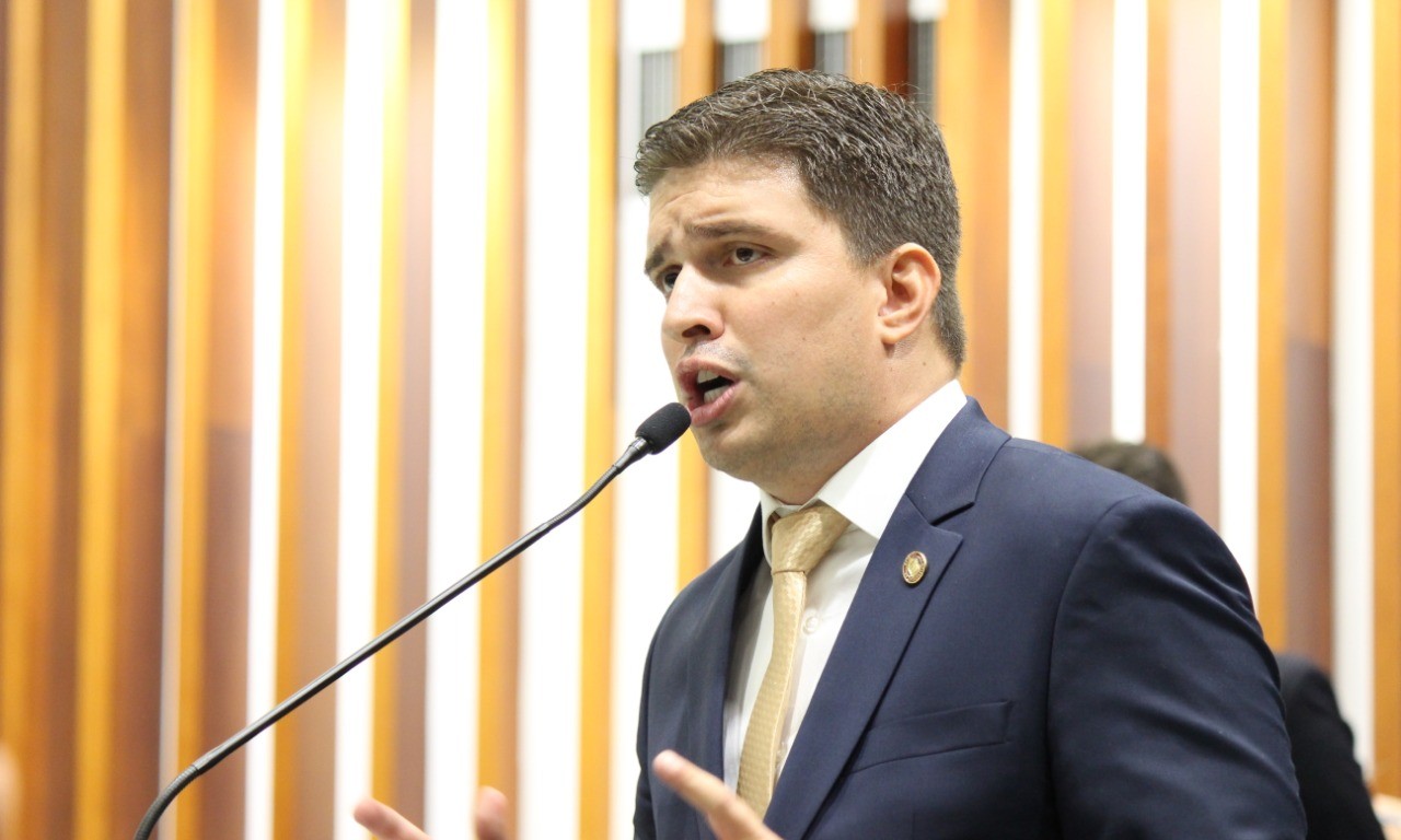 Deputado Delegado Humberto Teófilo denúncia suposto esquema entre Enel e Governo de Goiás