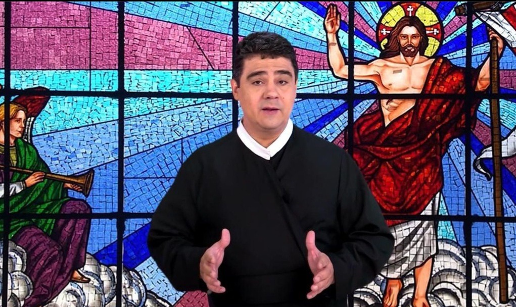 Padre Robson faz pronunciamento em redes sociais após ter processos arquivados pelo STJ; Vídeo