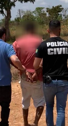 Homem é preso após agredir sua companheira, que segurava filho recém-nascido no colo 