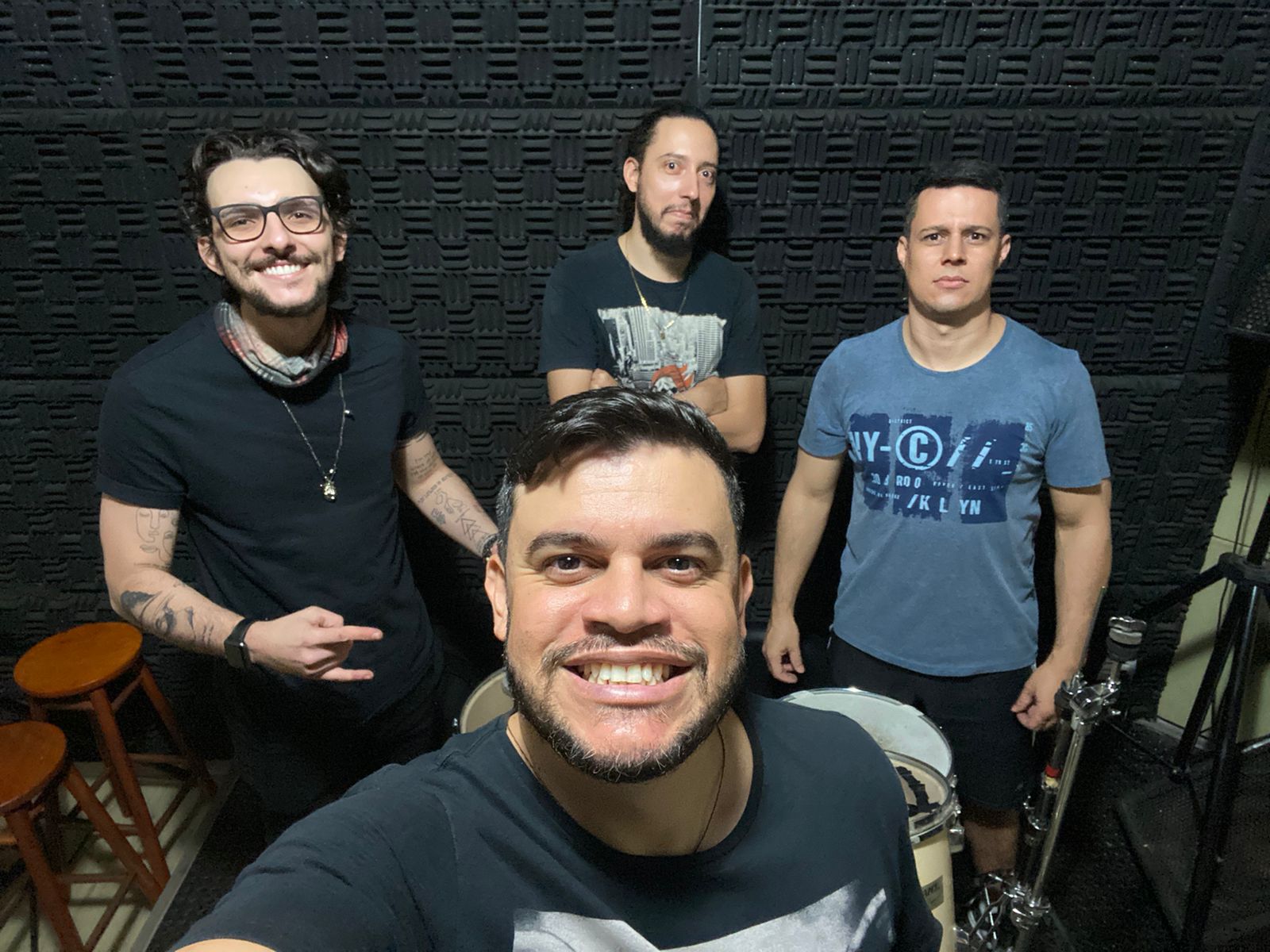 Banda Pedra Saturno faz show em Trindade, neste sábado, 5 de novembro