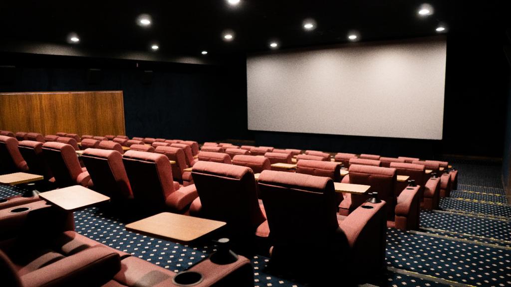 Cinema CineX realiza sessão solidária com ingressos a R$10, para qualquer filme