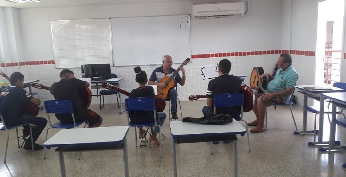 Núcleo do Basileu França em Trindade oferece 111 vagas em cursos de música