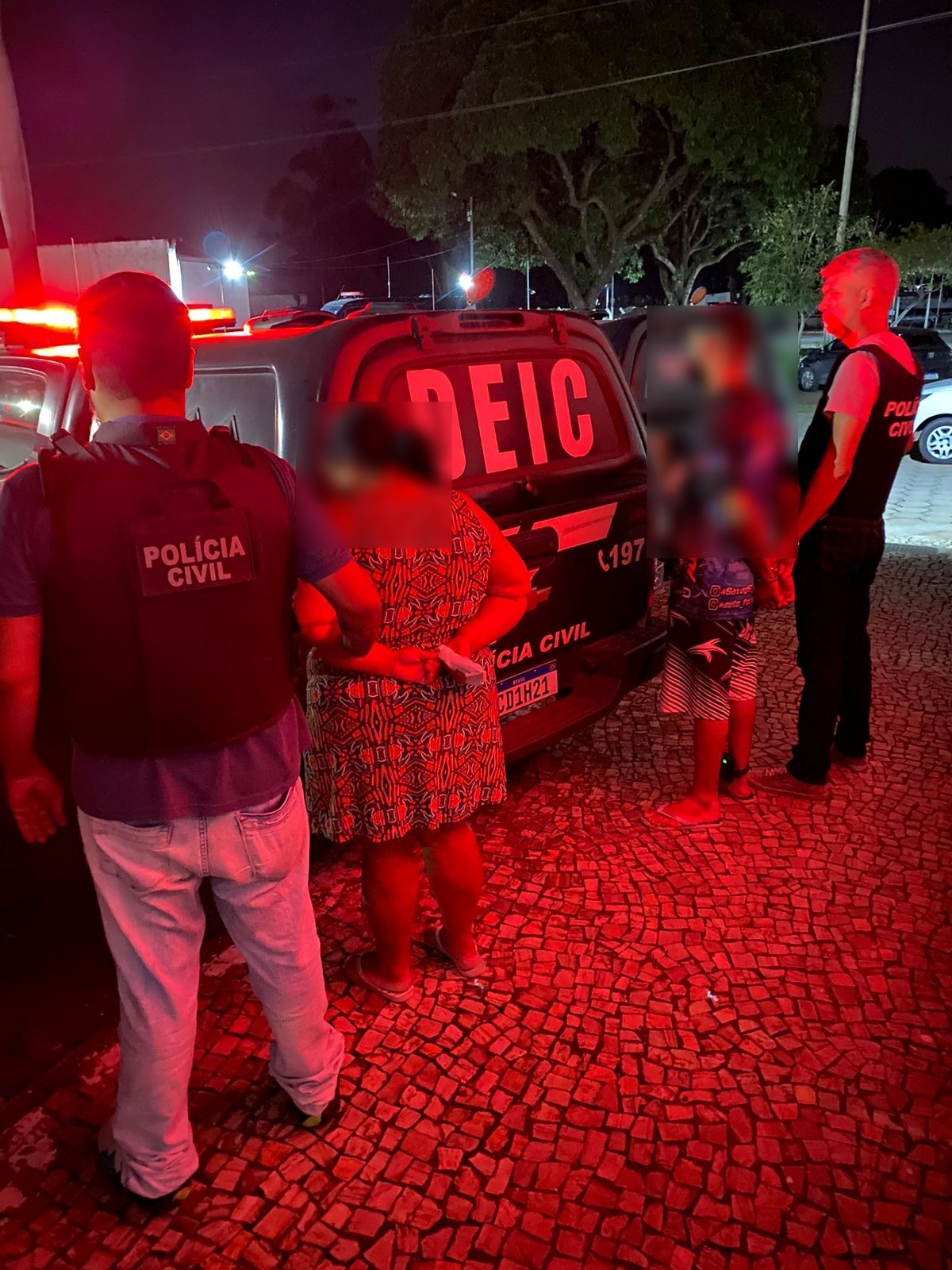 Mãe e filho são presos em flagrante por chantagem sexual online