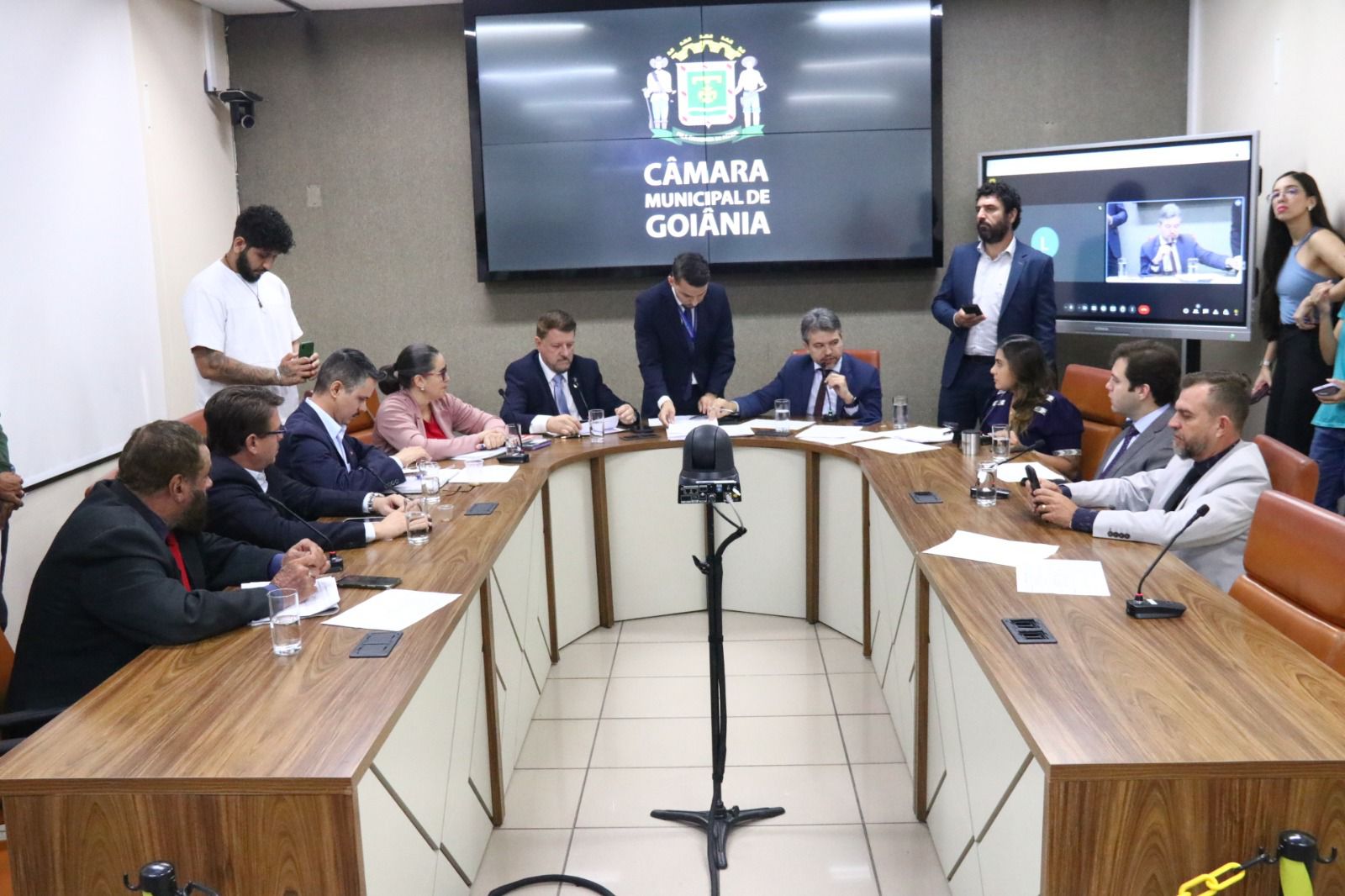 CCJ aprova relatório do Programa Centraliza