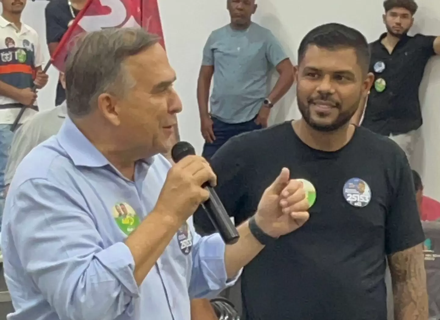 Romário Policarpo promove reunião entre Sandro Mabel e servidores municipais