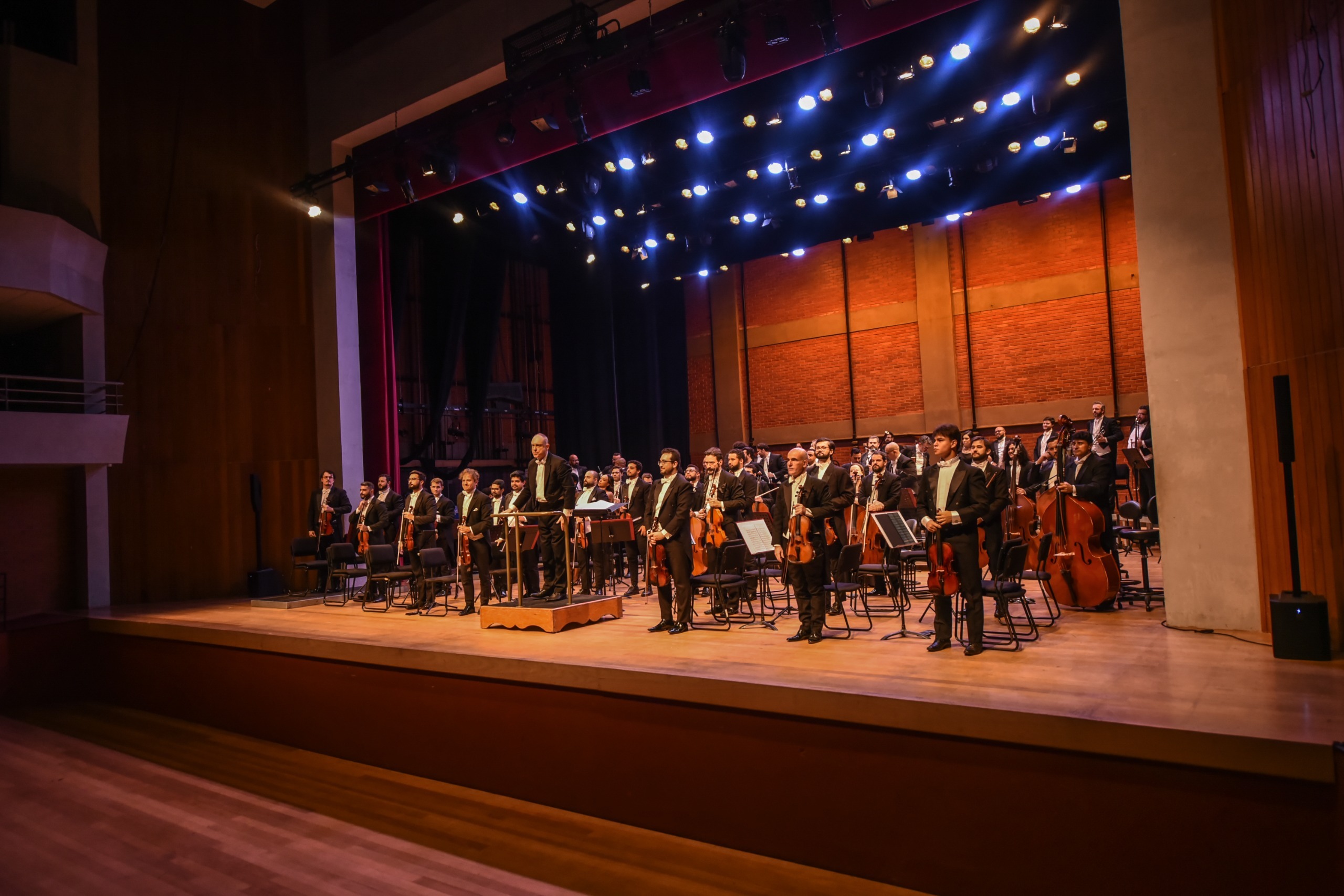 Orquestra Filarmônica de Goiás traz renomado violoncelista Alexander Hueshoff para concerto em Goiânia