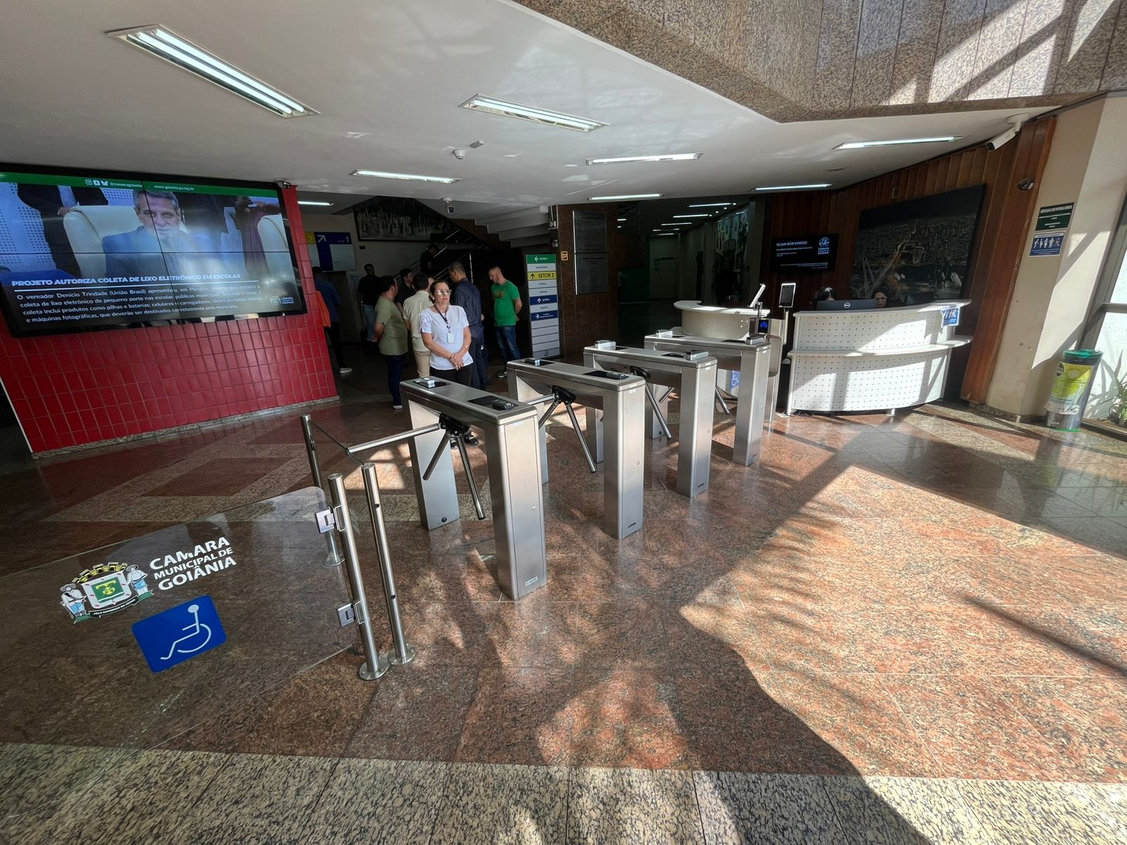 Câmara de Goiânia vai instalar detectores de metais em acessos do Poder Legislativo