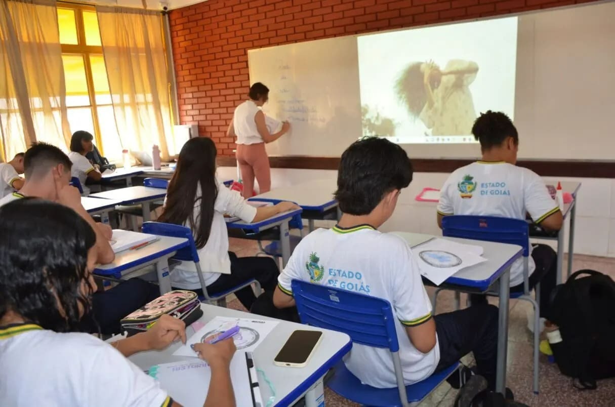 Governo de Goiás convoca mais 631 aprovados no concurso para professor PIII