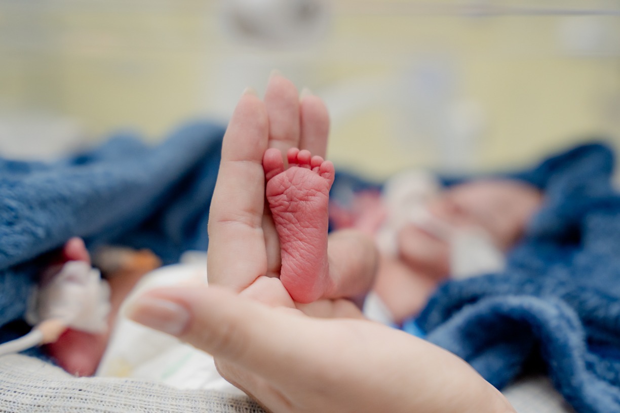Novembro Roxo reforça cuidados e prevenção à prematuridade em Goiás