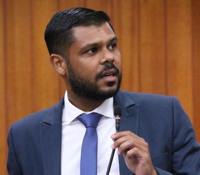 Romário Policarpo anuncia edital do concurso da Câmara de Goiânia