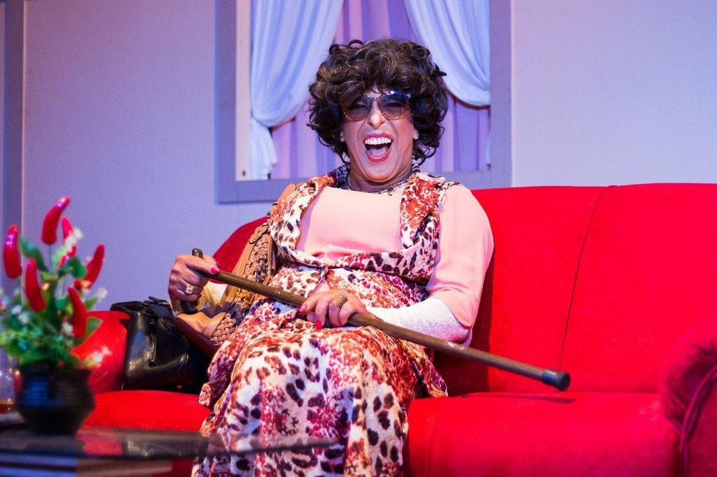 Comédias com preços populares integram programação de reabertura do Teatro Carlos Moreira na Rua do Lazer