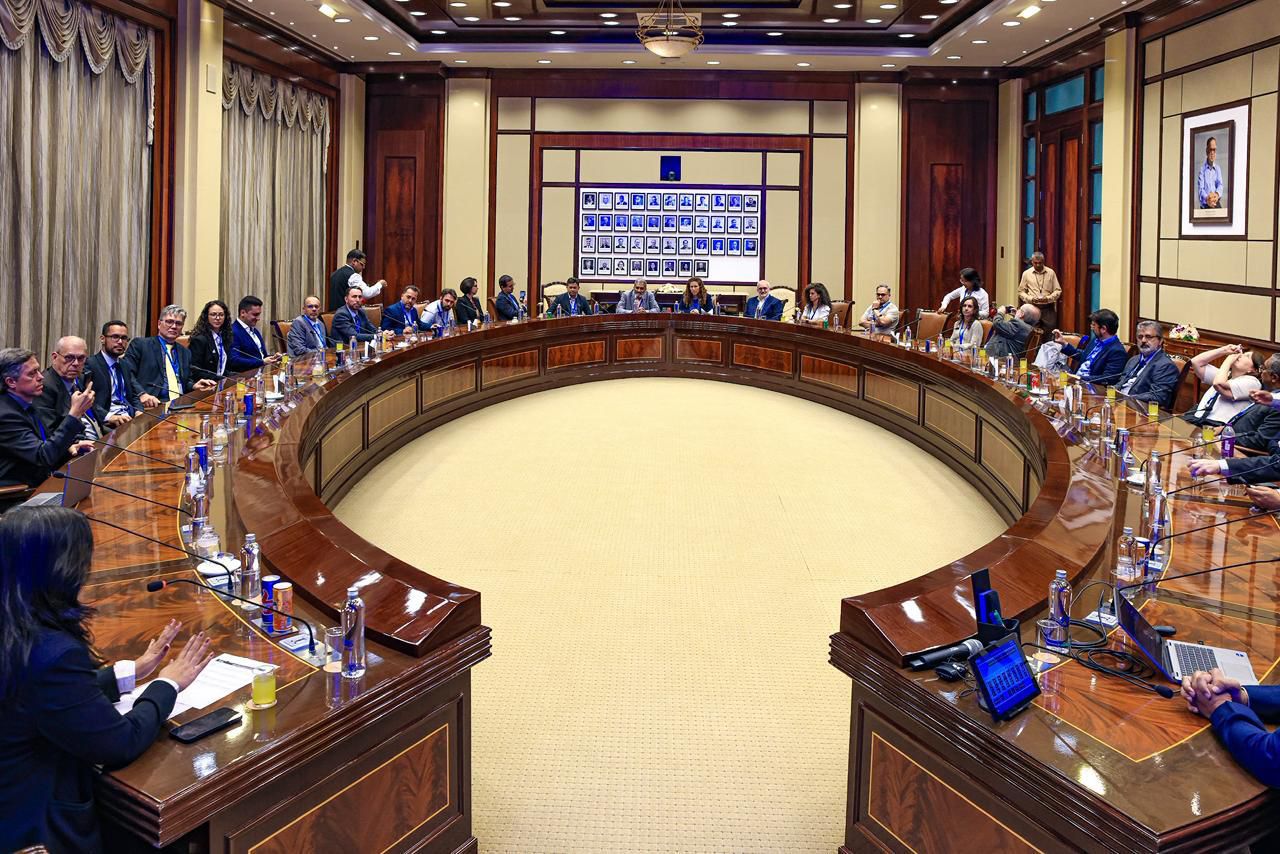 CEIA-UFG participa de missão brasileira na Índia e estreita laços para cooperação internacional em IA 