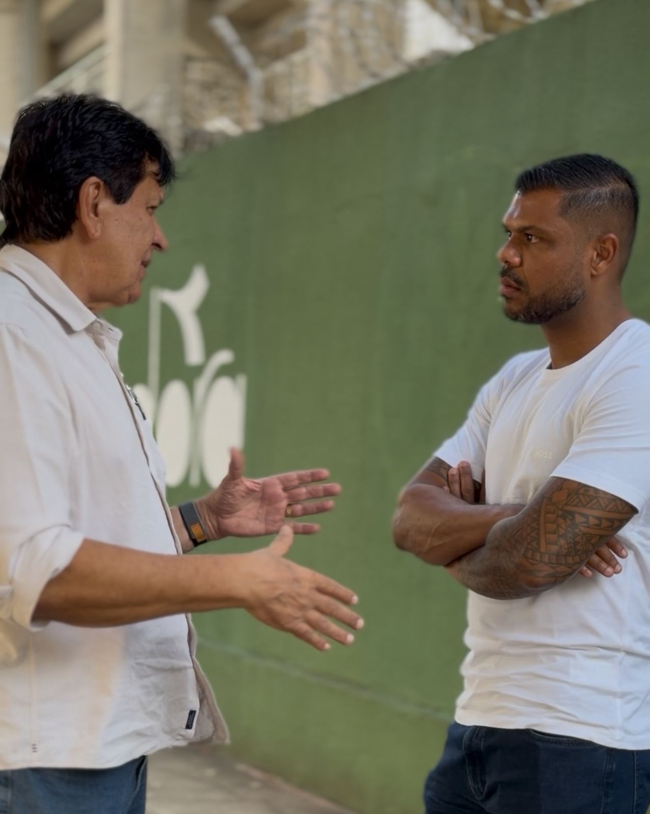 Policarpo acerta medidas para assegurar comércio no entorno da Serrinha em dias de futebol