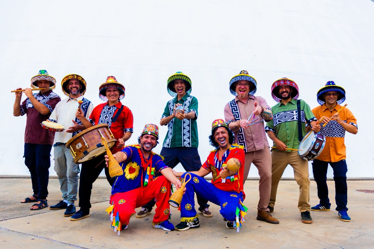 Pé de Cerrado fecha turnê de 25 anos em Goiânia com encontro de culturas populares Pé de Cerrado fecha turnê de 25 anos em Goiânia com encontro de culturas populares