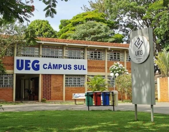 UEG abre 4,3 mil vagas para 35 cursos de graduação UEG abre 4,3 mil vagas para 35 cursos de graduação